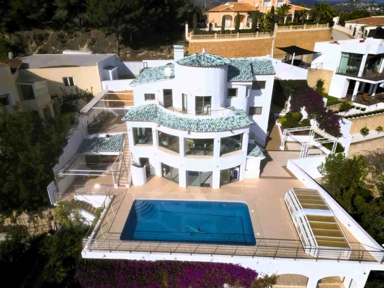 CW0312 - Villa de lujo a la venta en Calpe con vistas impresionantes al Peñón de Ifach