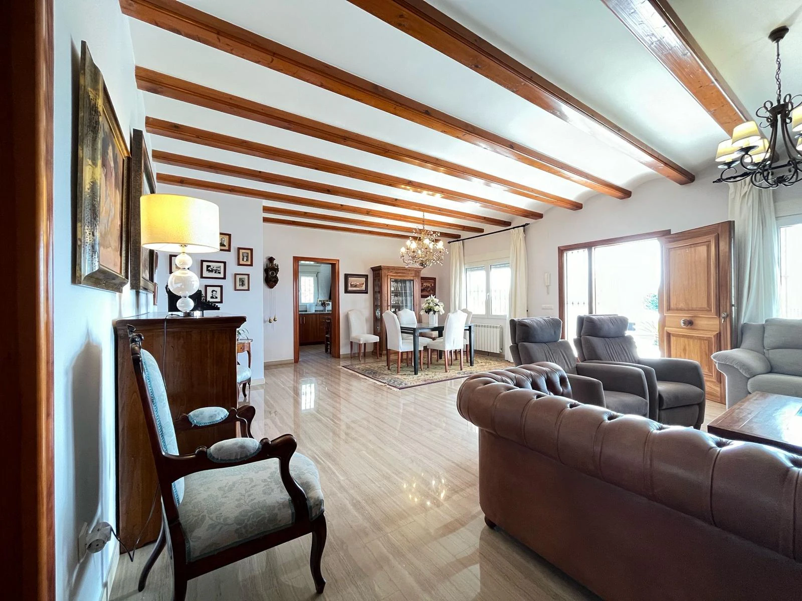 Exclusiva Villa Mediterránea con Jardín Privado y Piscina en Beniarbeig, Costa Blanca
