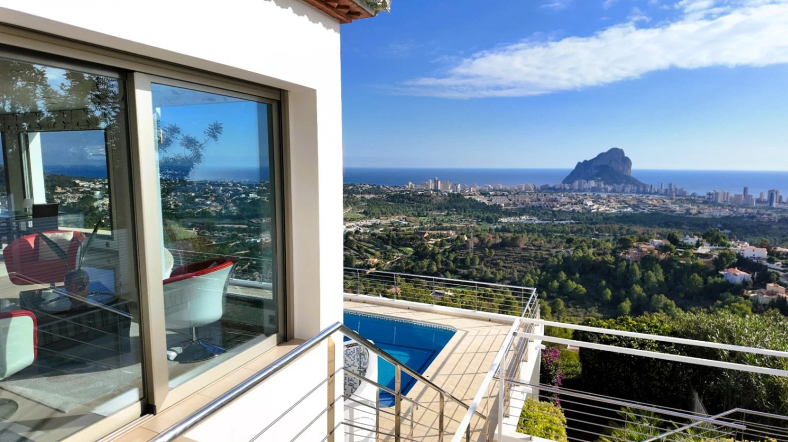Villa de lujo a la venta en Calpe con vistas impresionantes al Peñón de Ifach