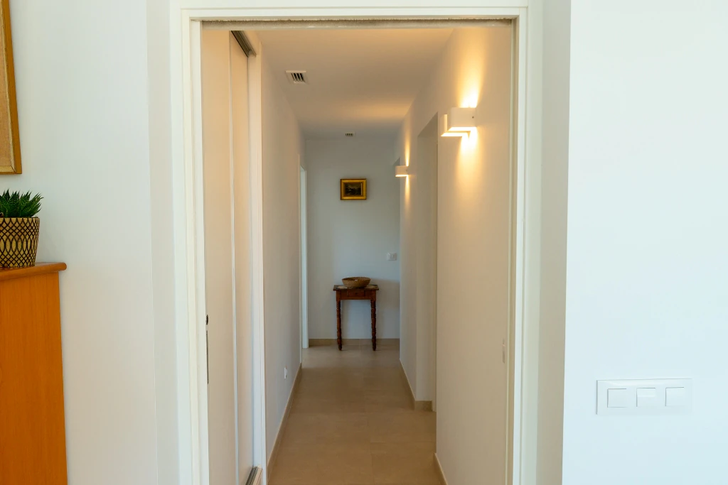 Villa en venta de estilo moderno con vistas al mar en Calpe