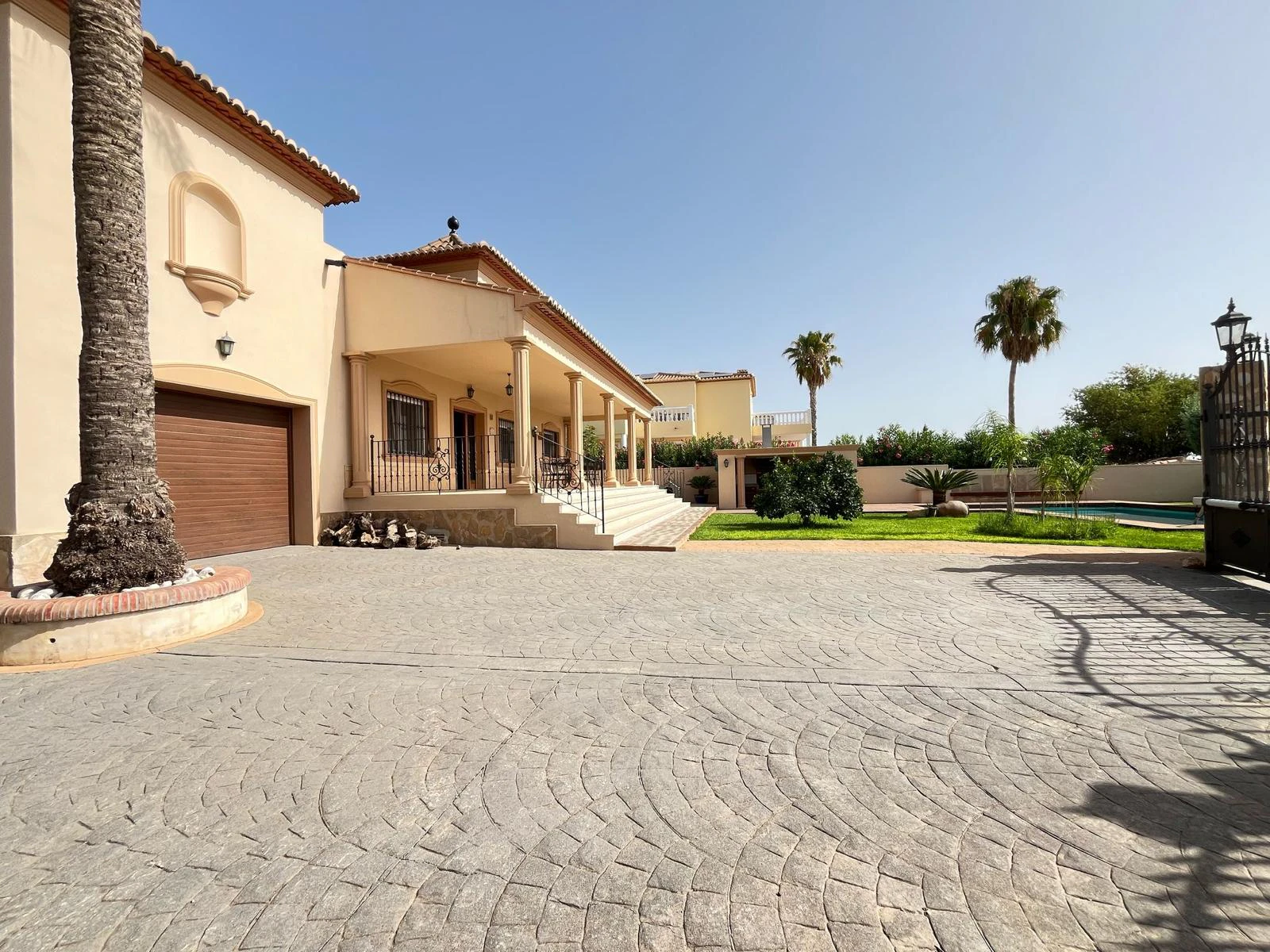 Exclusiva Villa Mediterránea con Jardín Privado y Piscina en Beniarbeig, Costa Blanca