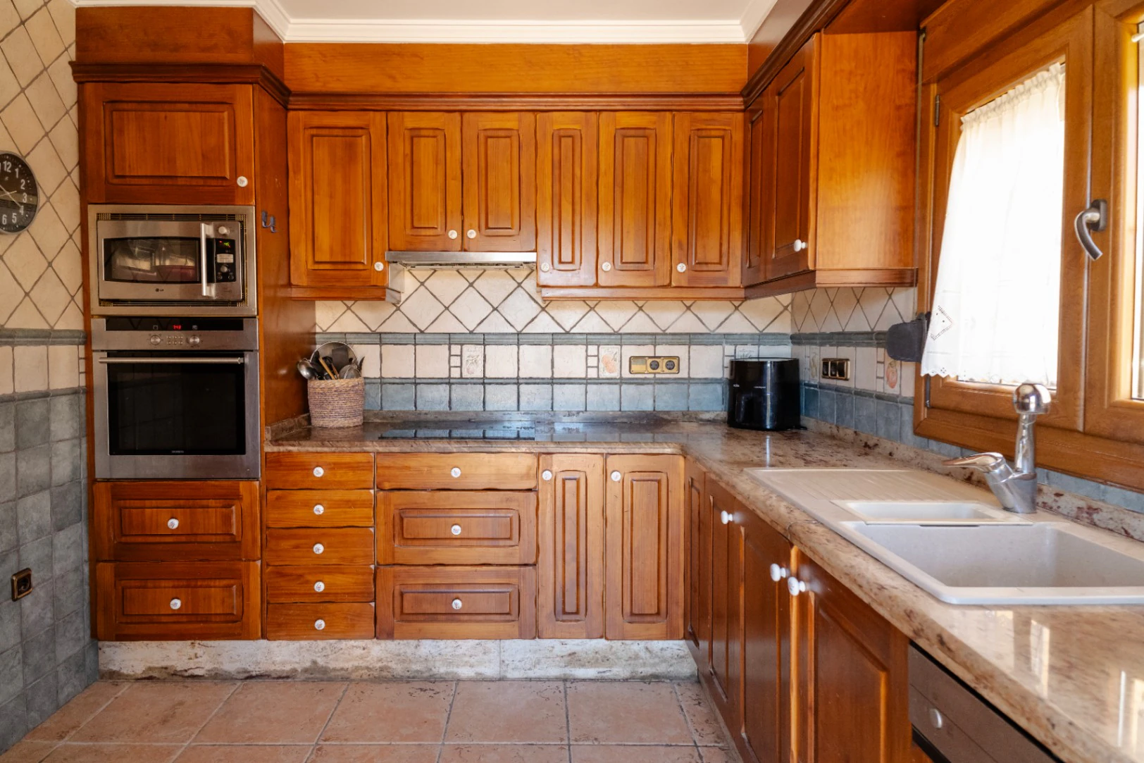 Fantastic estate for sale with sea views in Benissa.