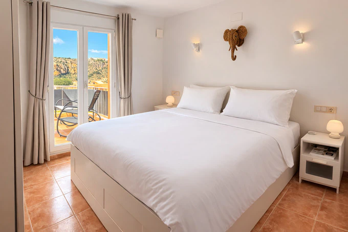 Luminoso apartamento de 2 dormitorios y 2 baños con piscina y a 15 minutos a pie de la playa Cumbre del Sol