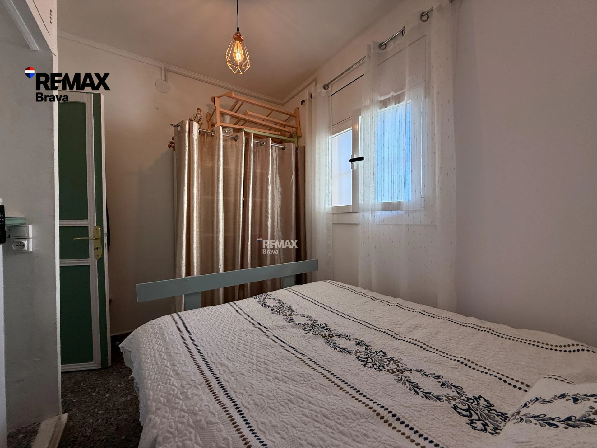 Apartamento a 100 metros de la playa en Santa Margarita Roses.