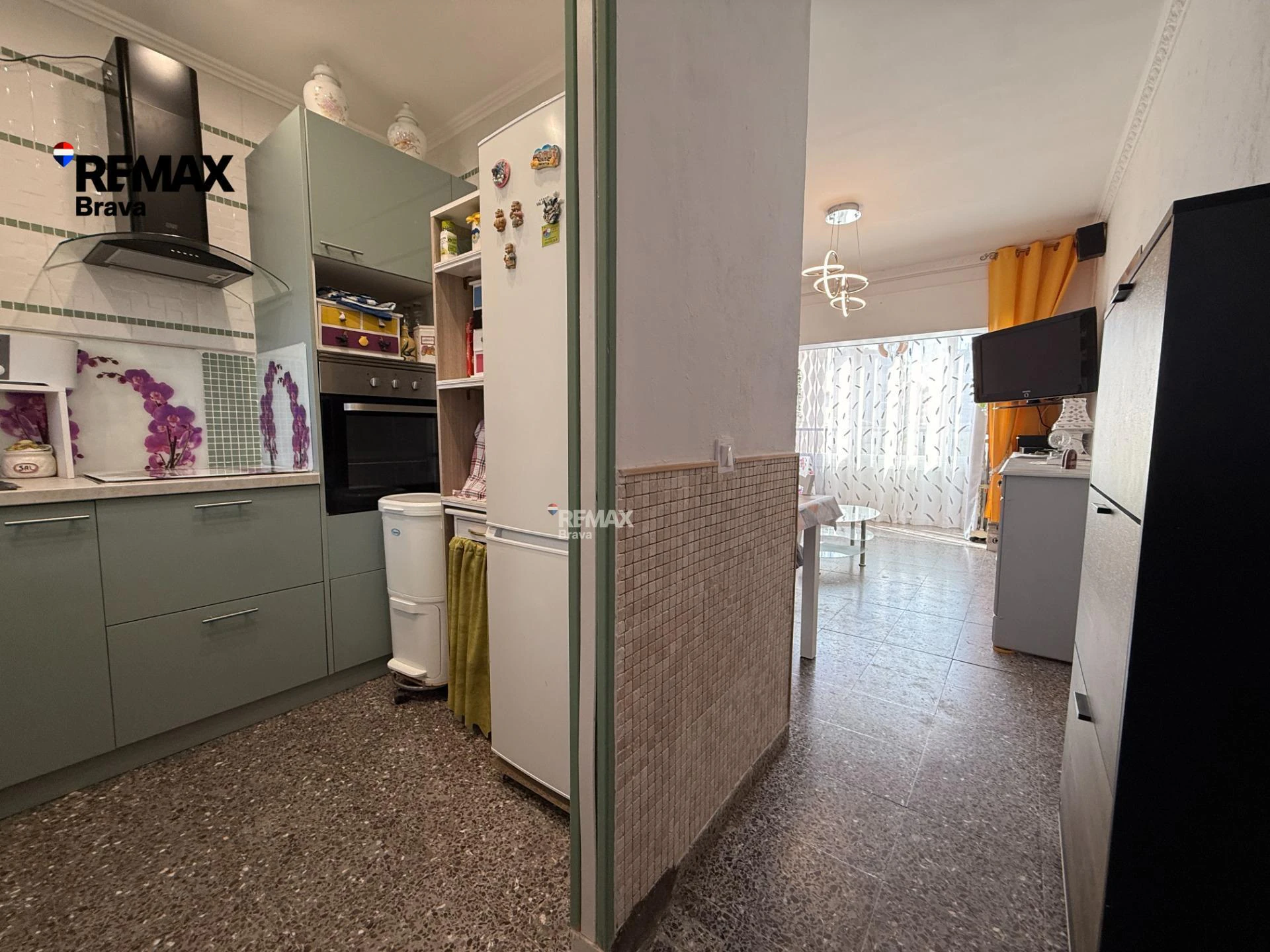 Apartamento a 100 metros de la playa en Santa Margarita Roses.