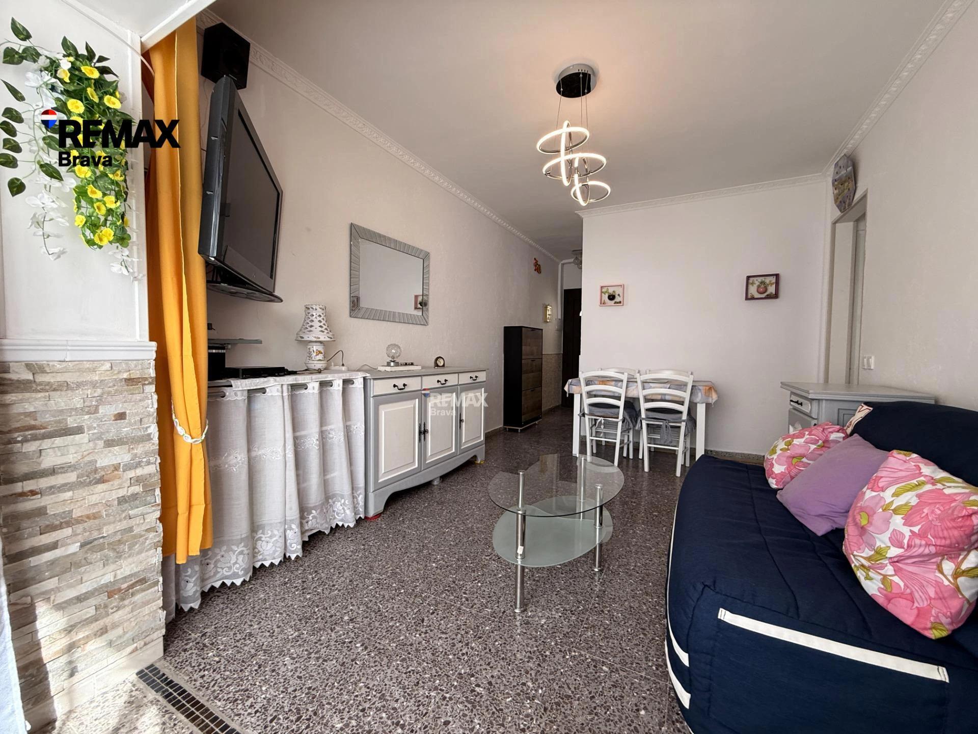 Apartamento a 100 metros de la playa en Santa Margarita Roses.