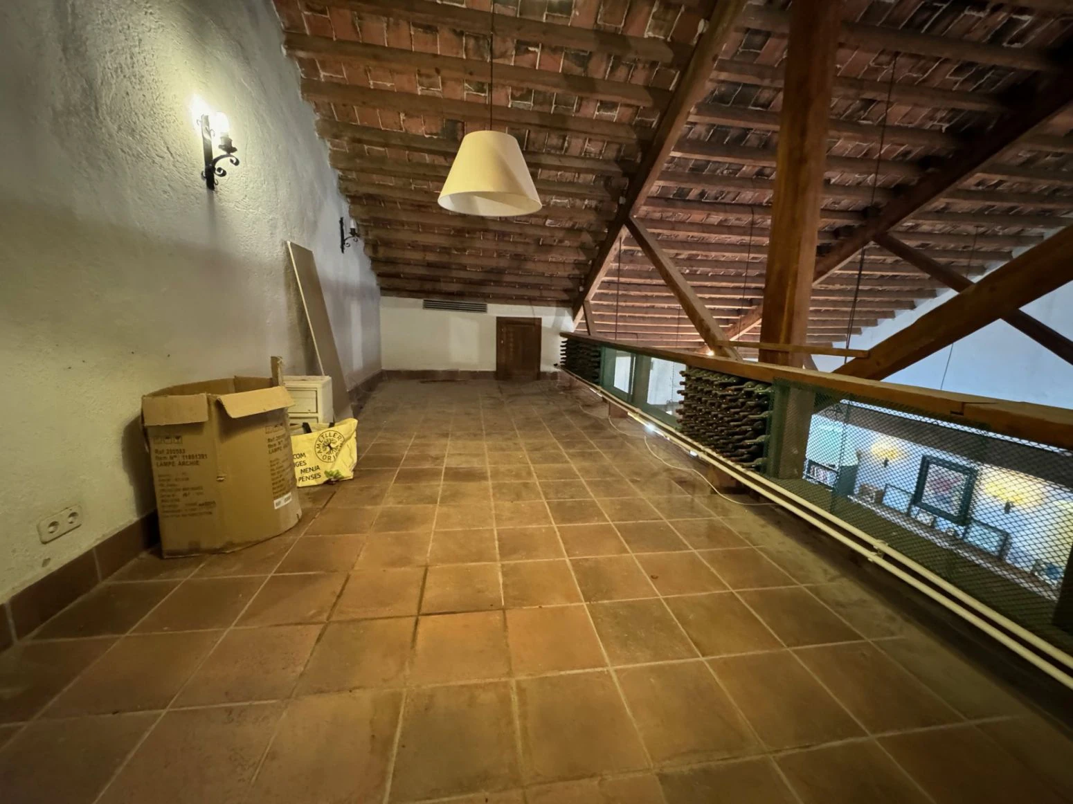 Inversionistas, Tarragona. Restaurant, vivienda, Bodega de