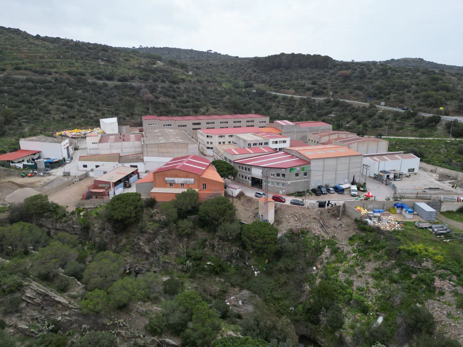 Nave industrial apta para pupilaje de barcos, o cualquier ot