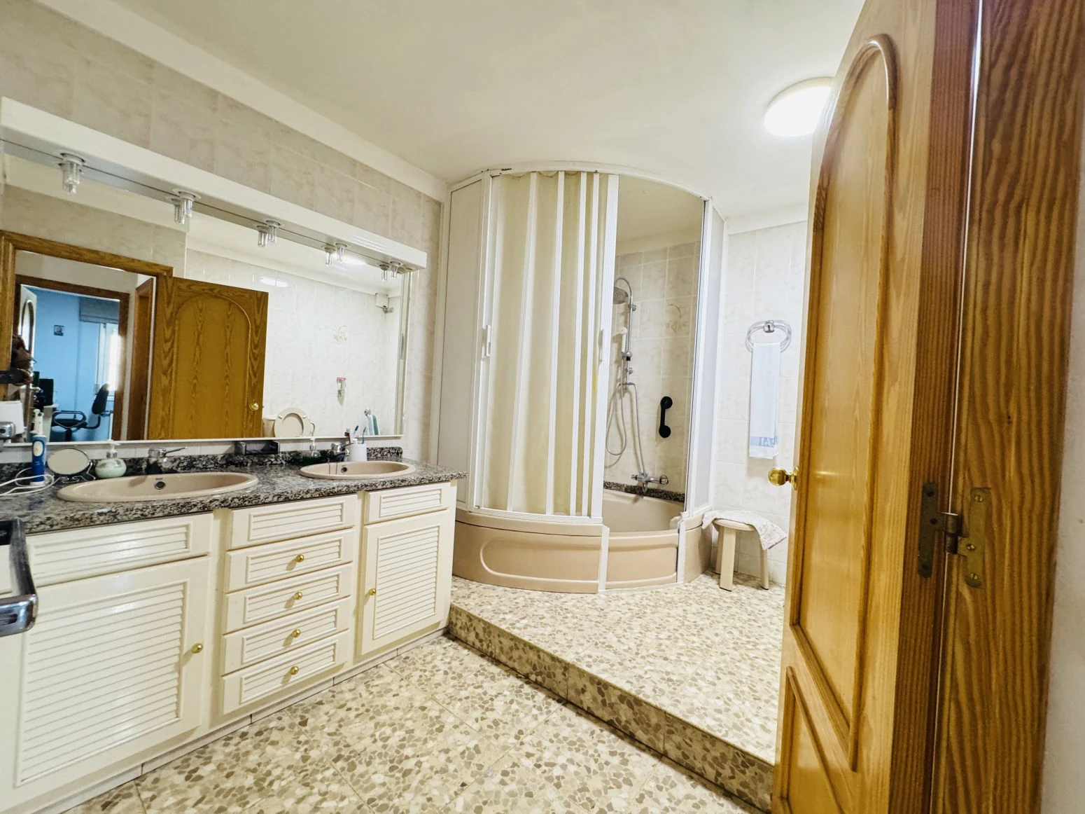 Casa pareada en venta en Amer ( Girona) ? Amplia, con jardí