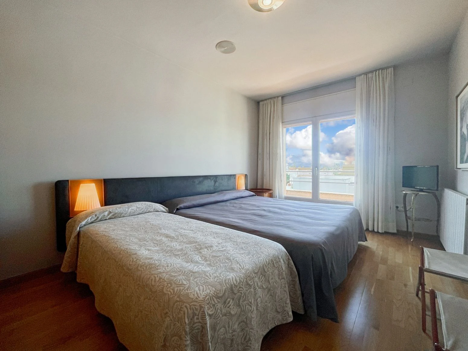 Villa de 4 habitaciones, ubicada en urbanización tranquila