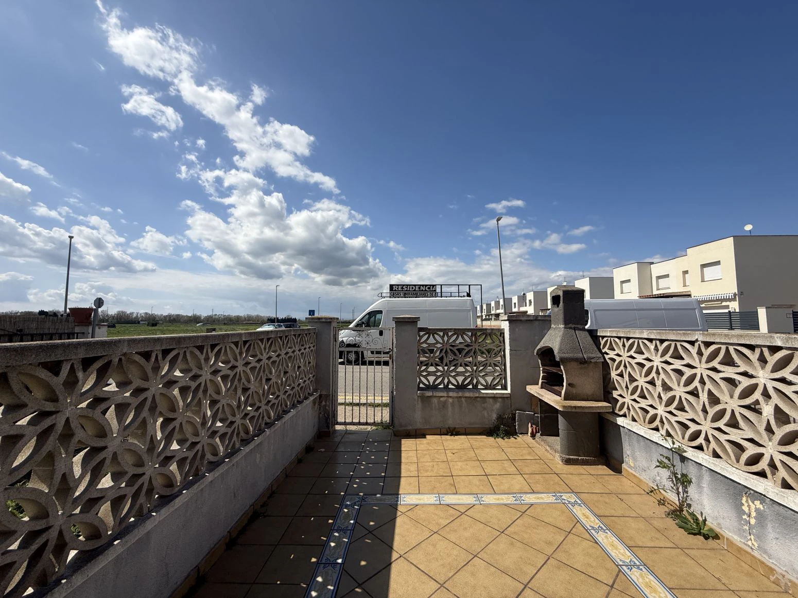 Casa adosada de 2 plantas en Empuriabrava, para reformar