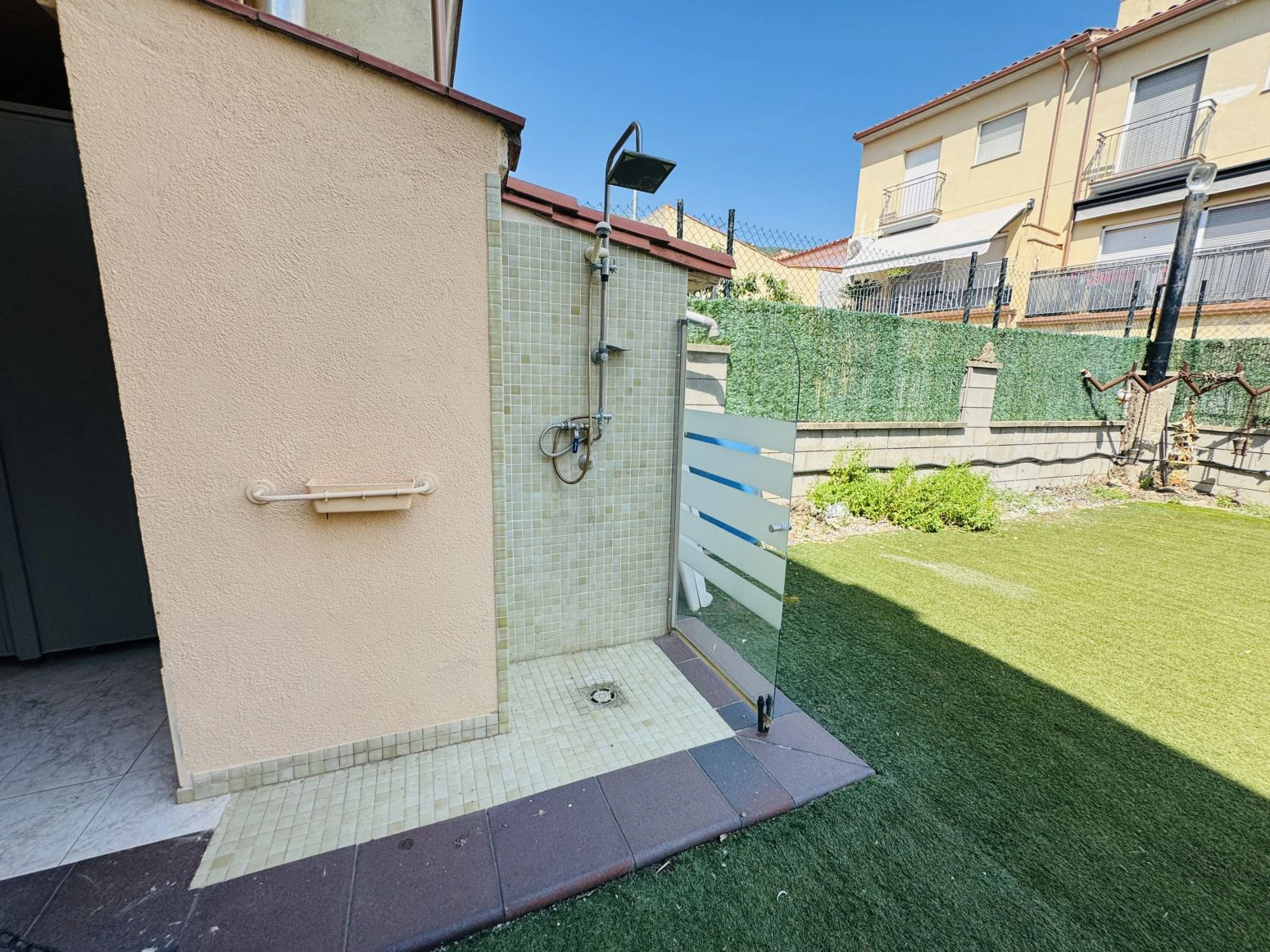 Casa pareada en venta en Amer ( Girona) ? Amplia, con jardí