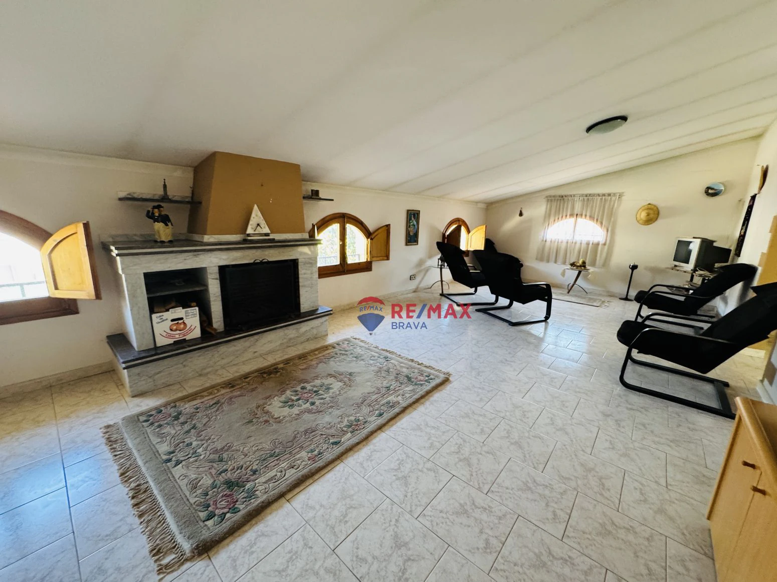 Casa pareada en venta en Amer ( Girona) ? Amplia, con jardí