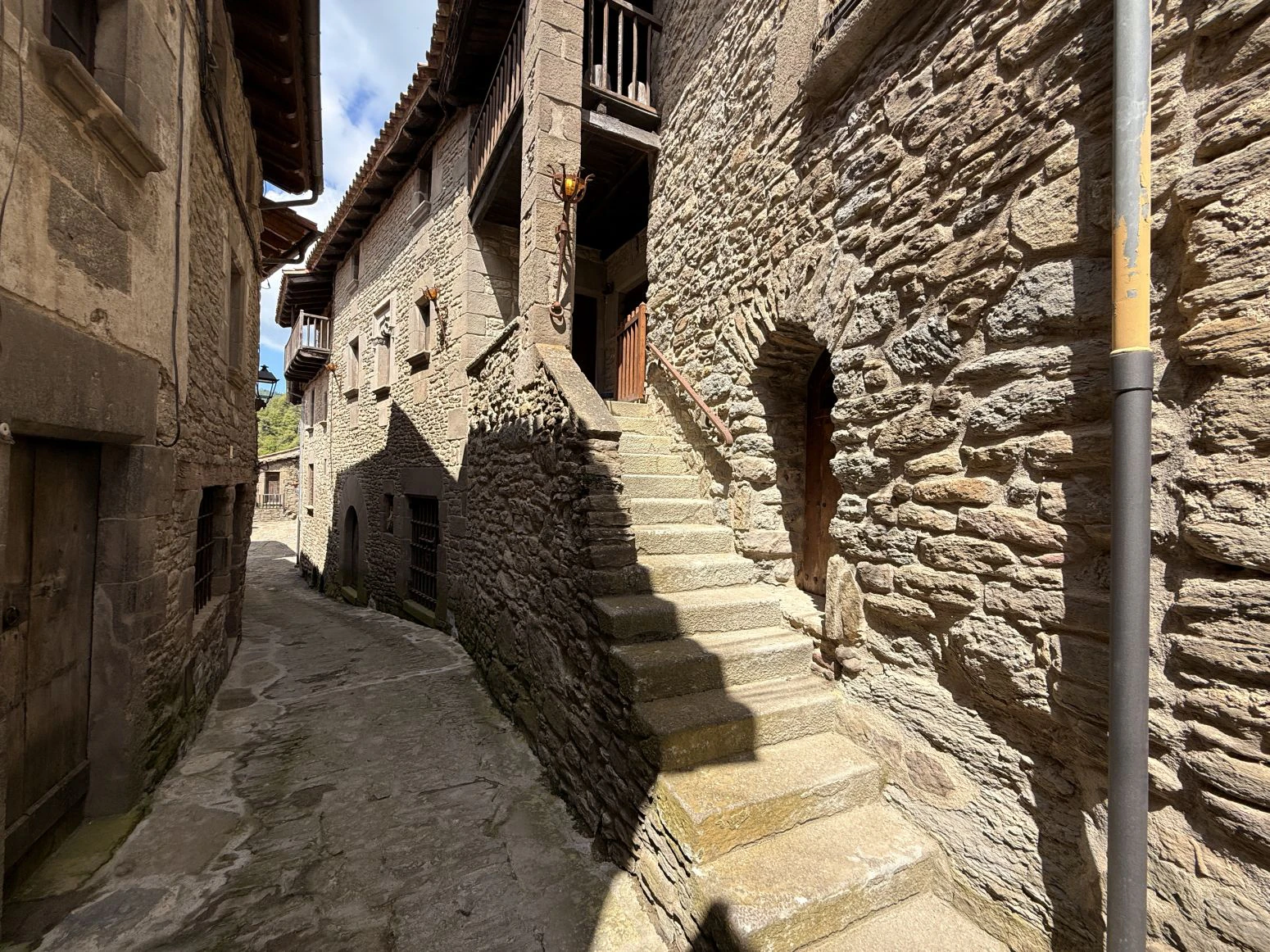 Casa de piedra de 3 habitaciones en Rupit i Pruit