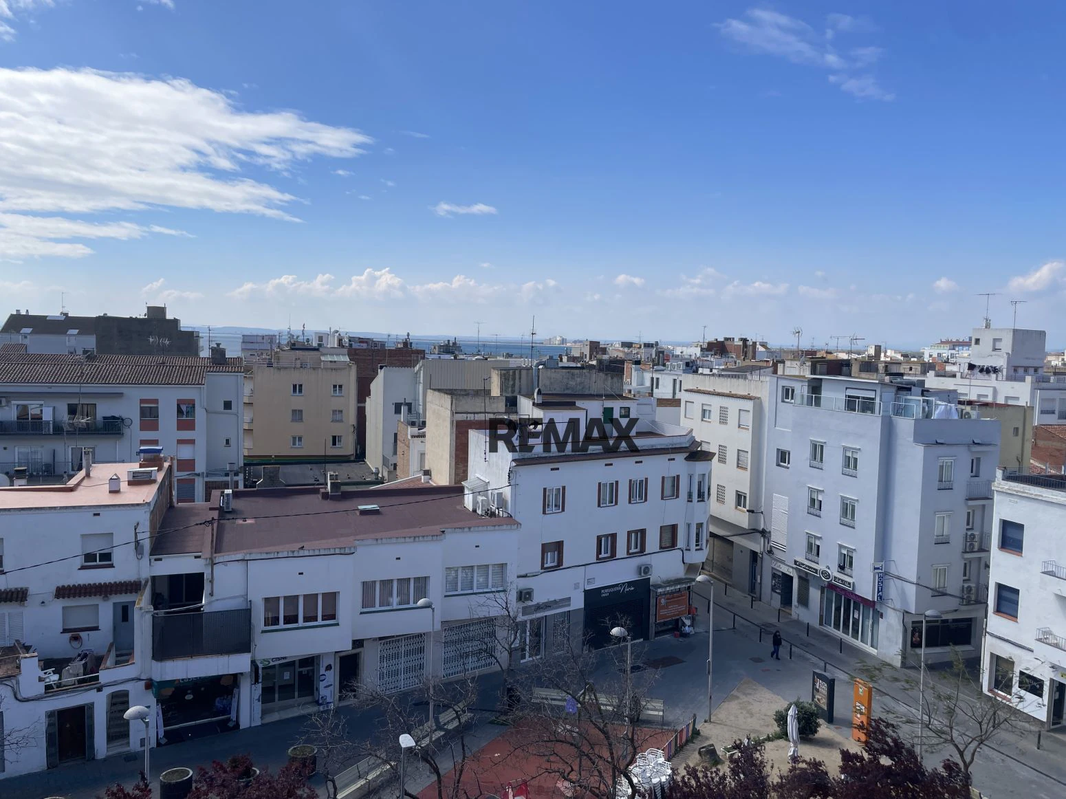 Apartamento con vistas a solo 200 metros de la playa, en el