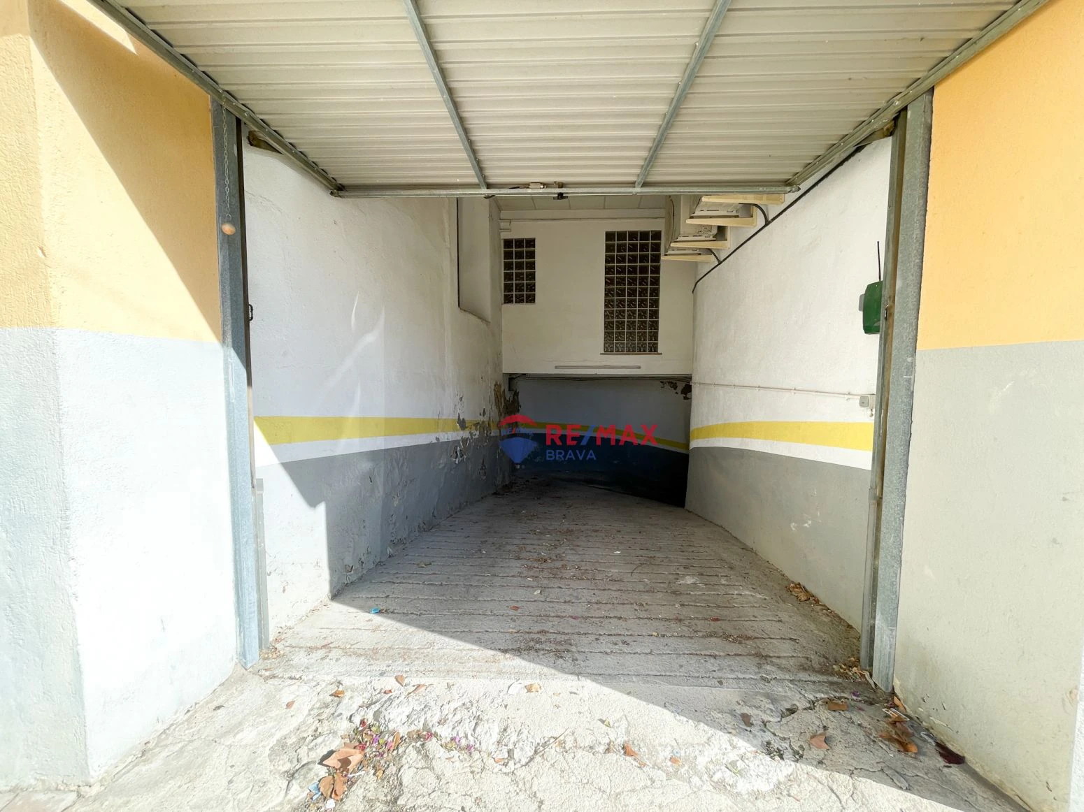 Palau Saverdera, centro: Parking a la venta