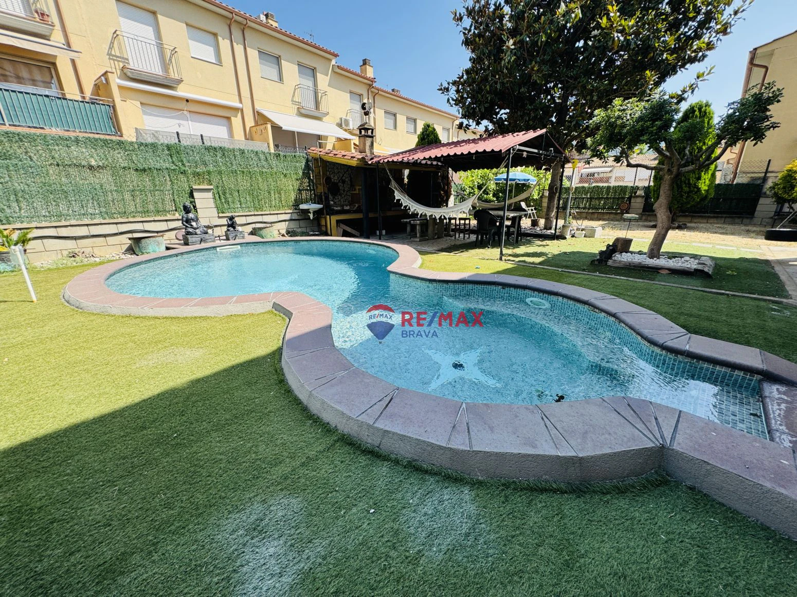 Casa pareada en venta en Amer ( Girona) ? Amplia, con jardí