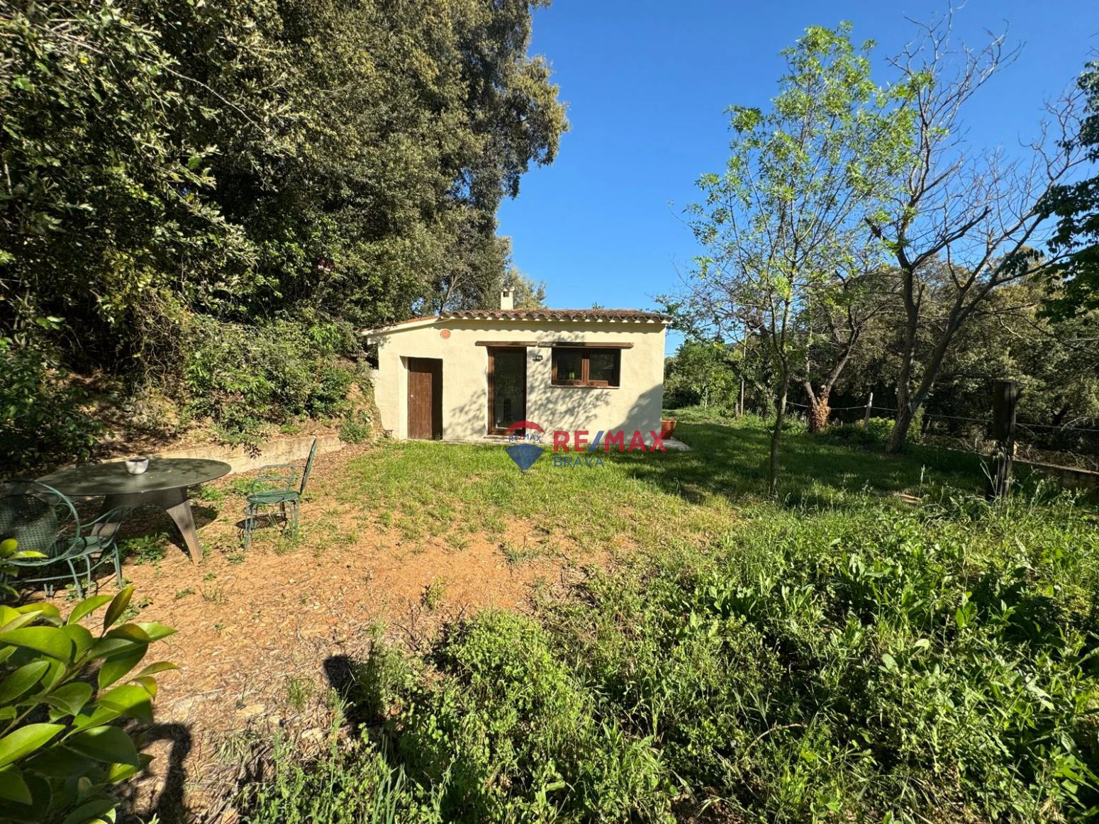 Finca en venta a Llora en Girona , en el pueblo de Sant Mart