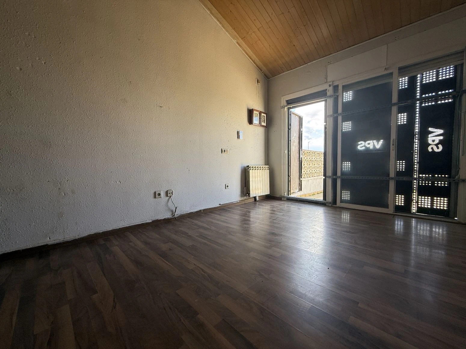 Casa adosada de 2 plantas en Empuriabrava, para reformar