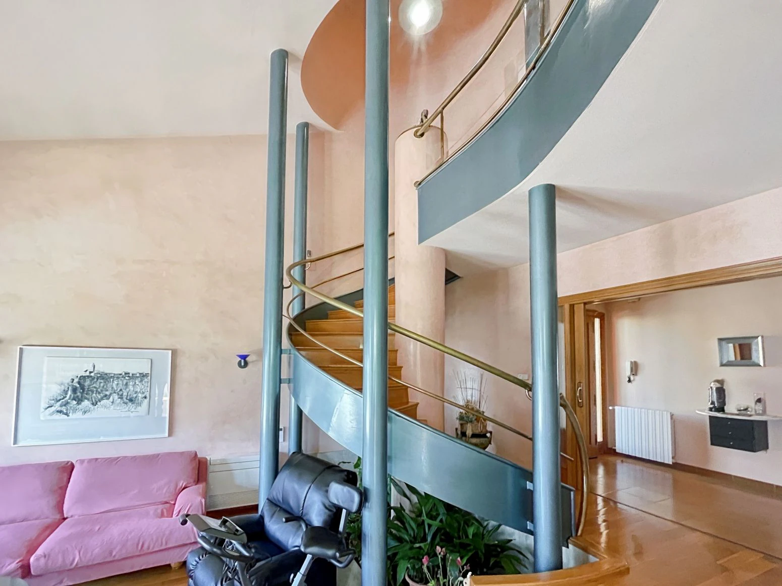 Villa de 4 habitaciones, ubicada en urbanización tranquila