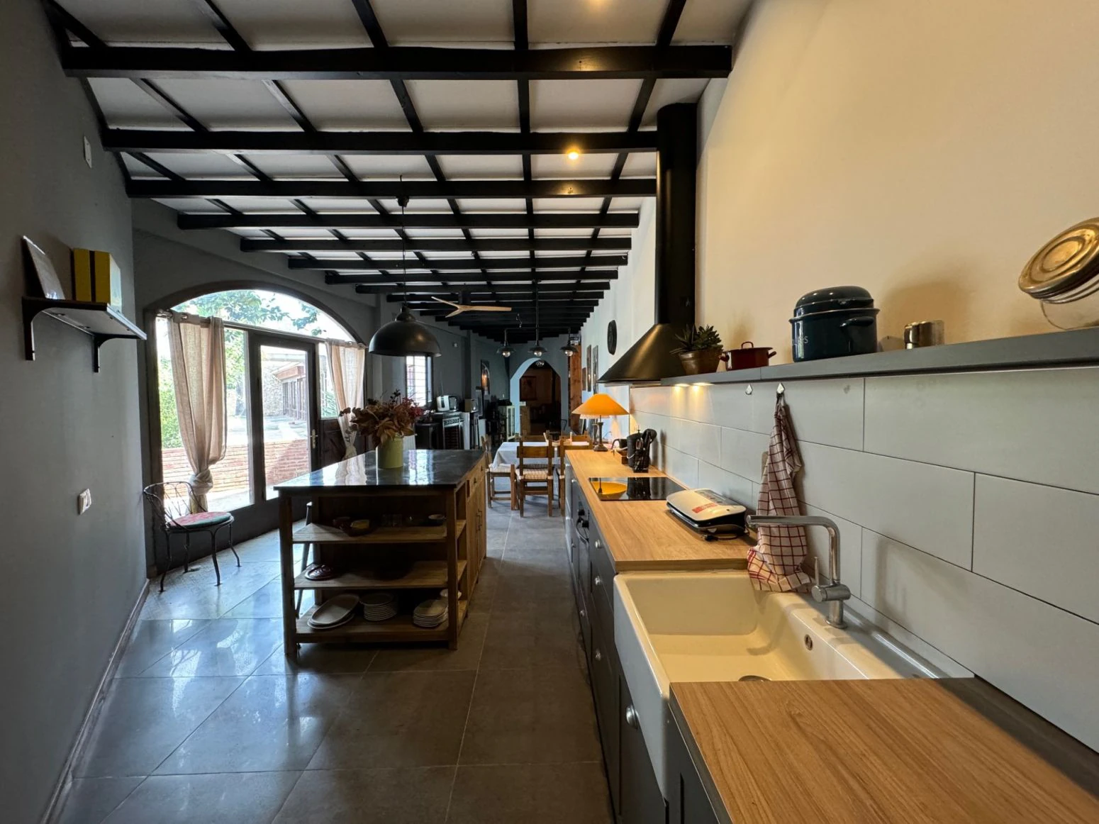 Inversionistas, Tarragona. Restaurant, vivienda, Bodega de