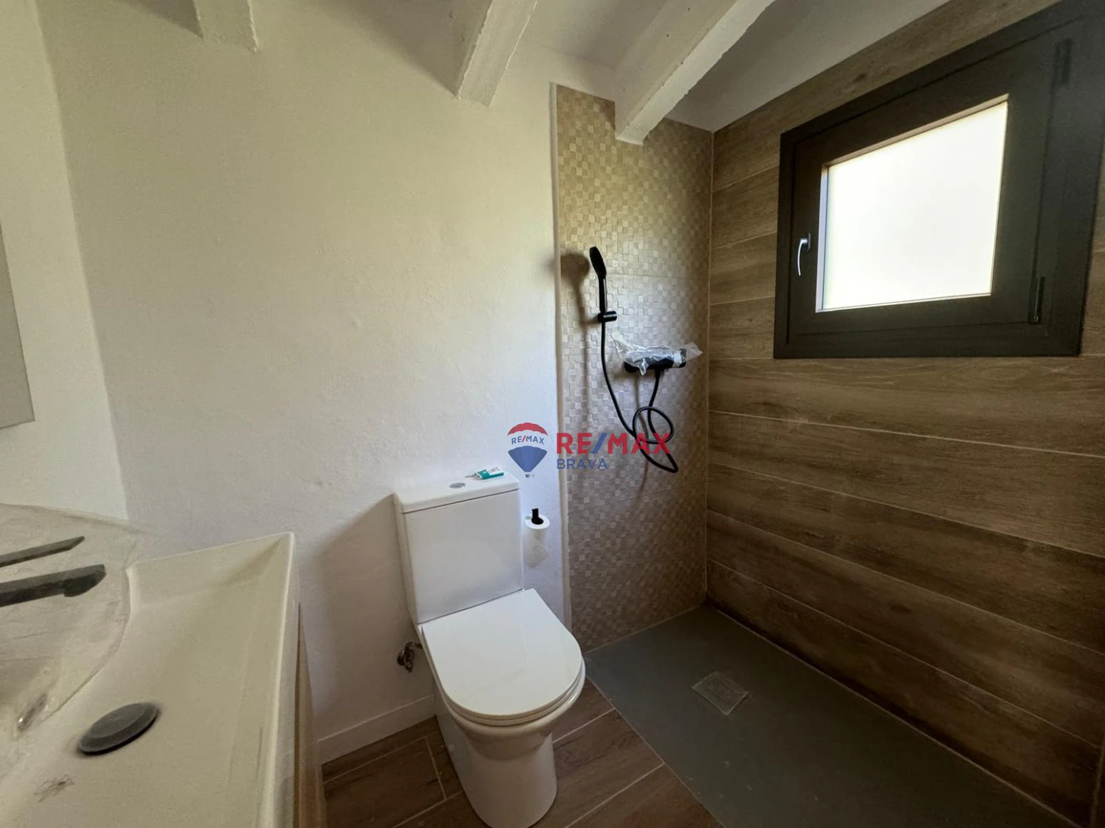 Finca en venta a Llora en Girona , en el pueblo de Sant Mart