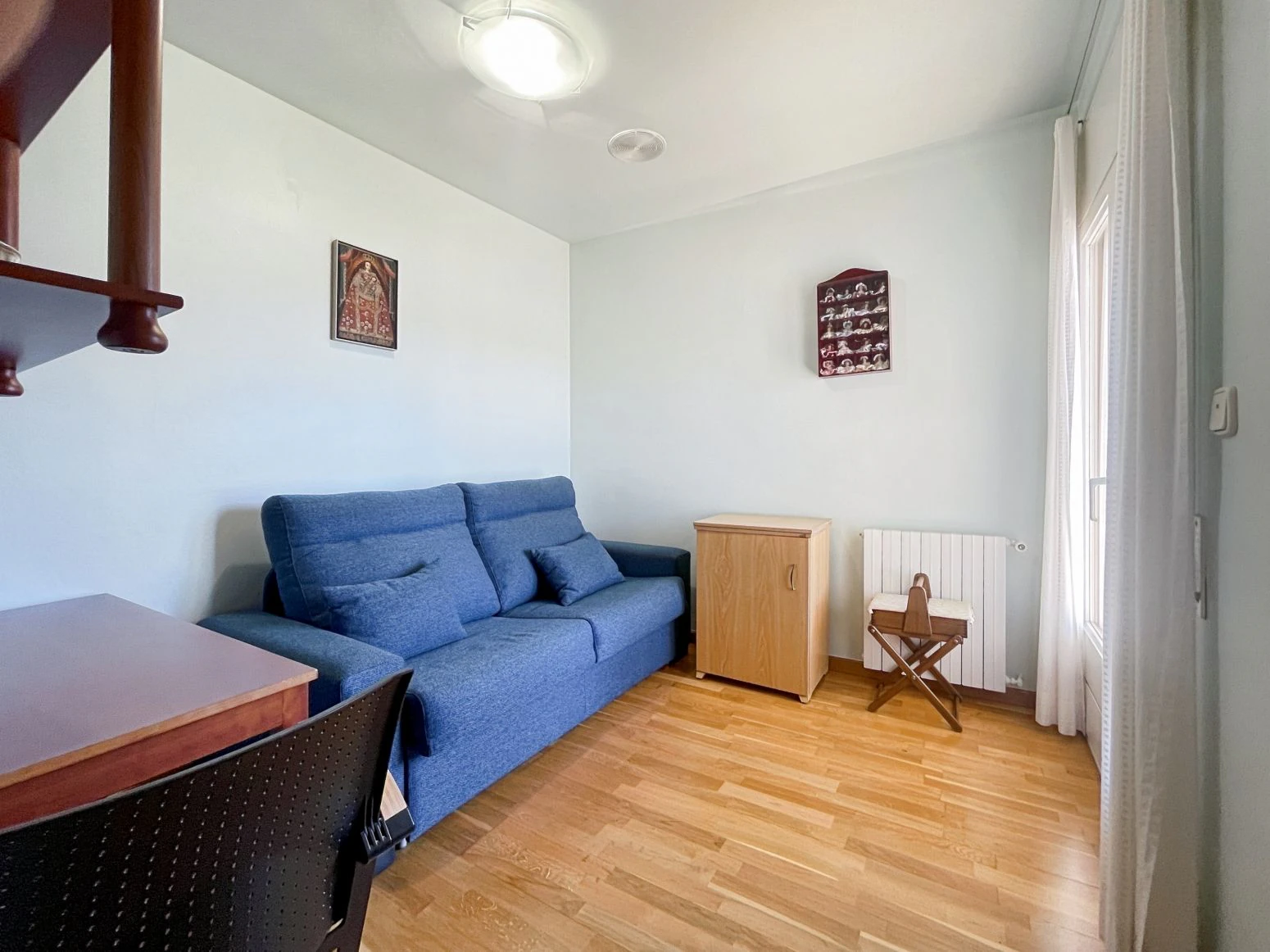 Villa de 4 habitaciones, ubicada en urbanización tranquila