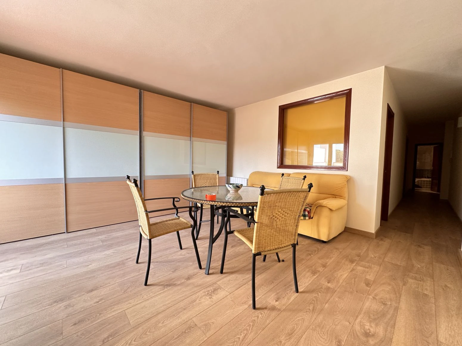 Grandioso piso de 4 habitaciones cerca del centro de Figuere