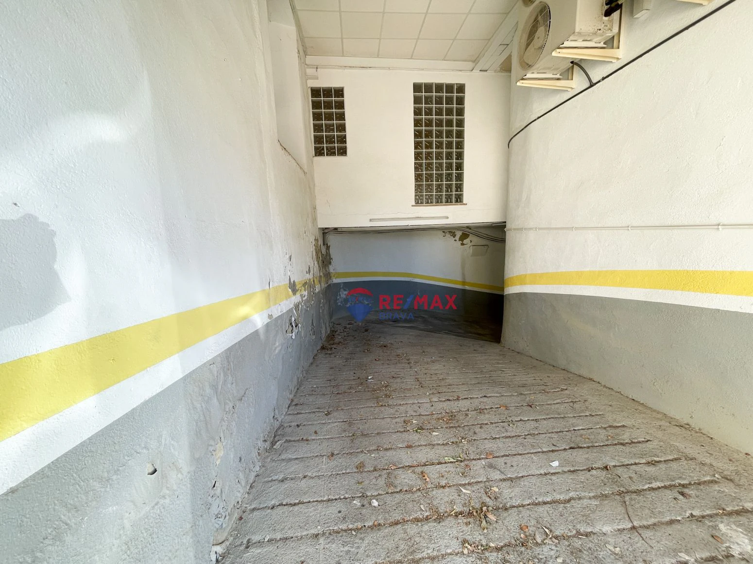 Palau Saverdera, centro: Parking a la venta