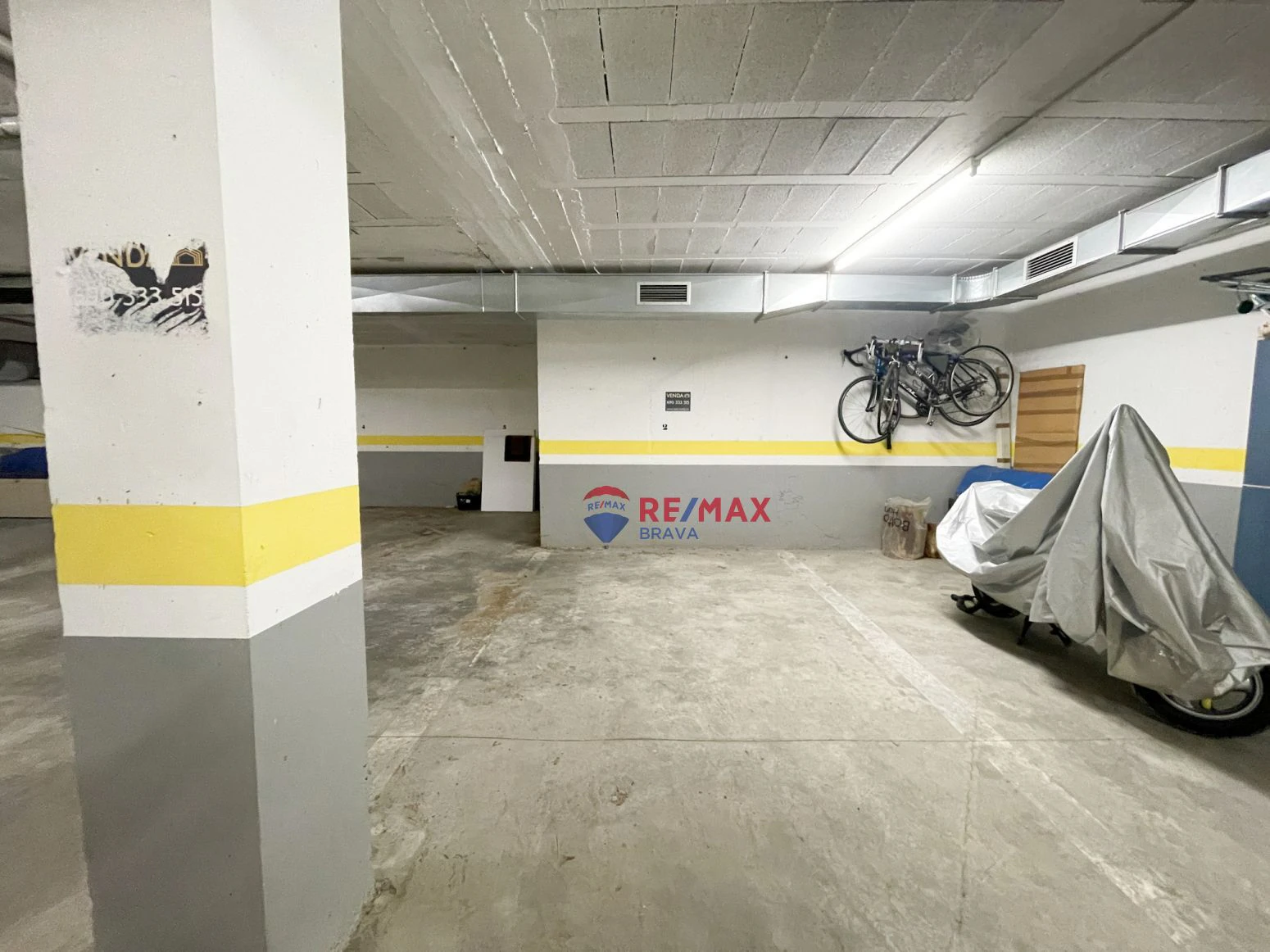 Palau Saverdera, centro: Parking a la venta