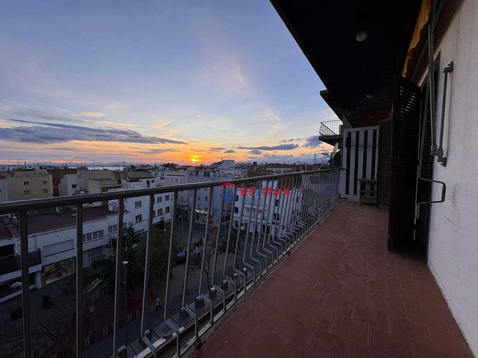 Apartamento con vistas a solo 200 metros de la playa, en el