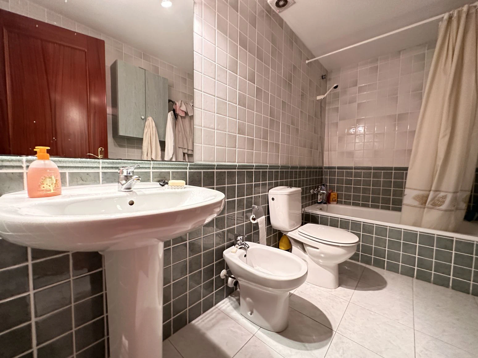 Grandioso piso de 4 habitaciones cerca del centro de Figuere