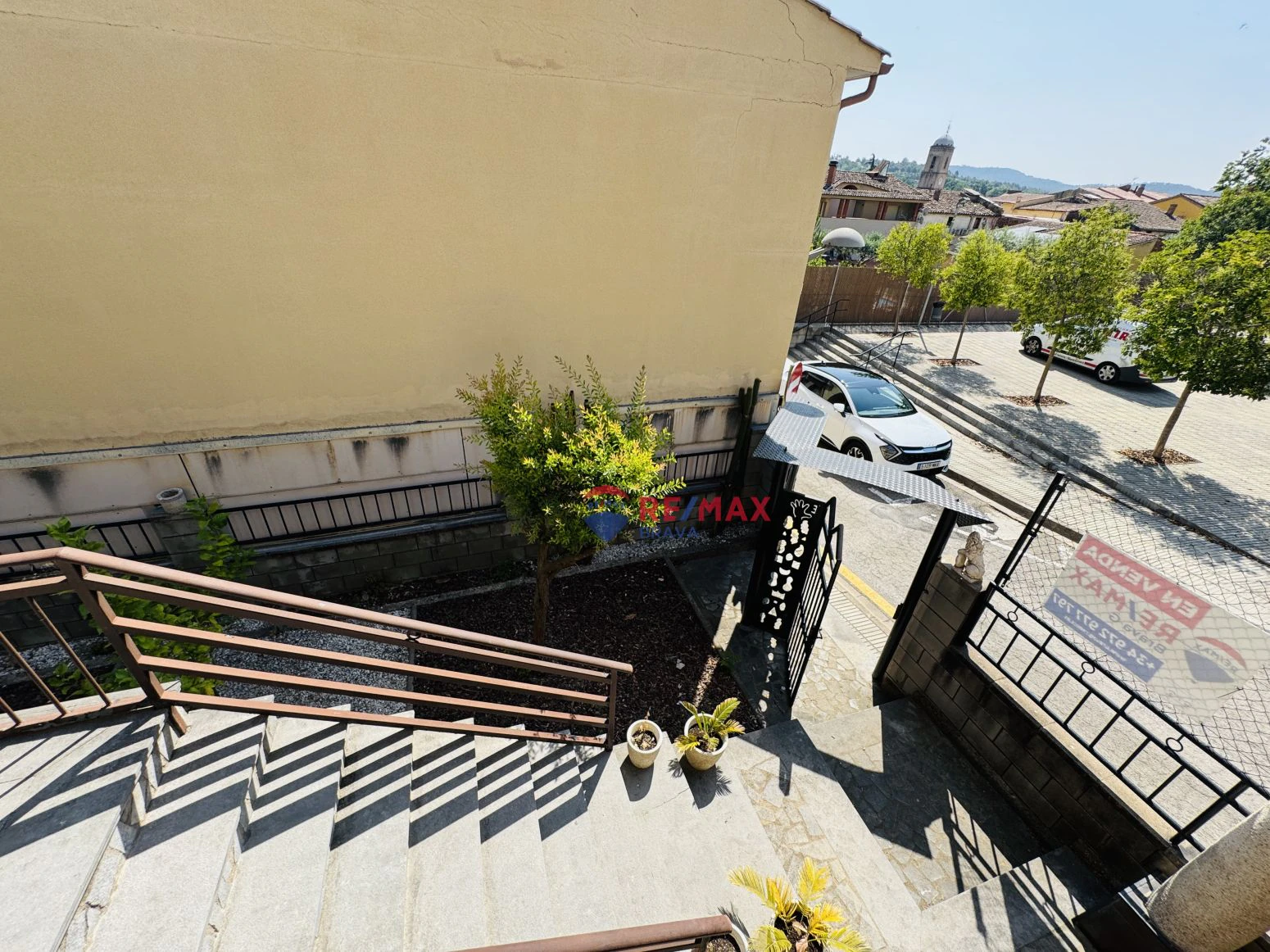 Casa pareada en venta en Amer ( Girona) ? Amplia, con jardí
