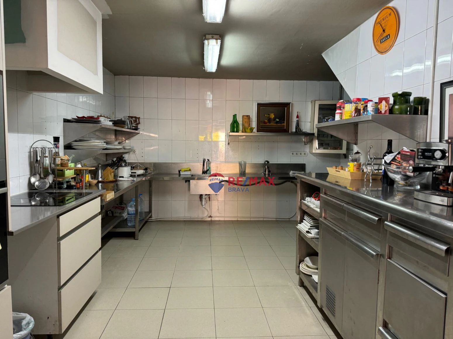 Inversionistas, Tarragona. Restaurant, vivienda, Bodega de