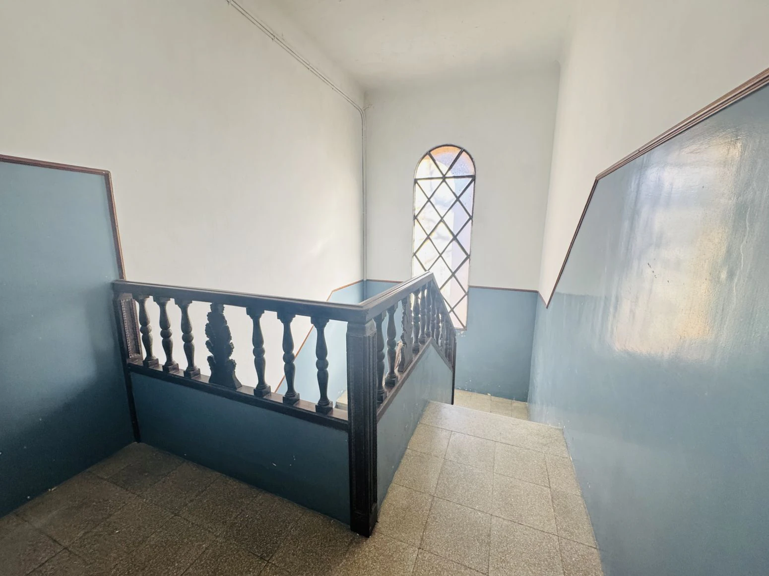 Casa con dos viviendas y taller mecánico en Salt, Girona