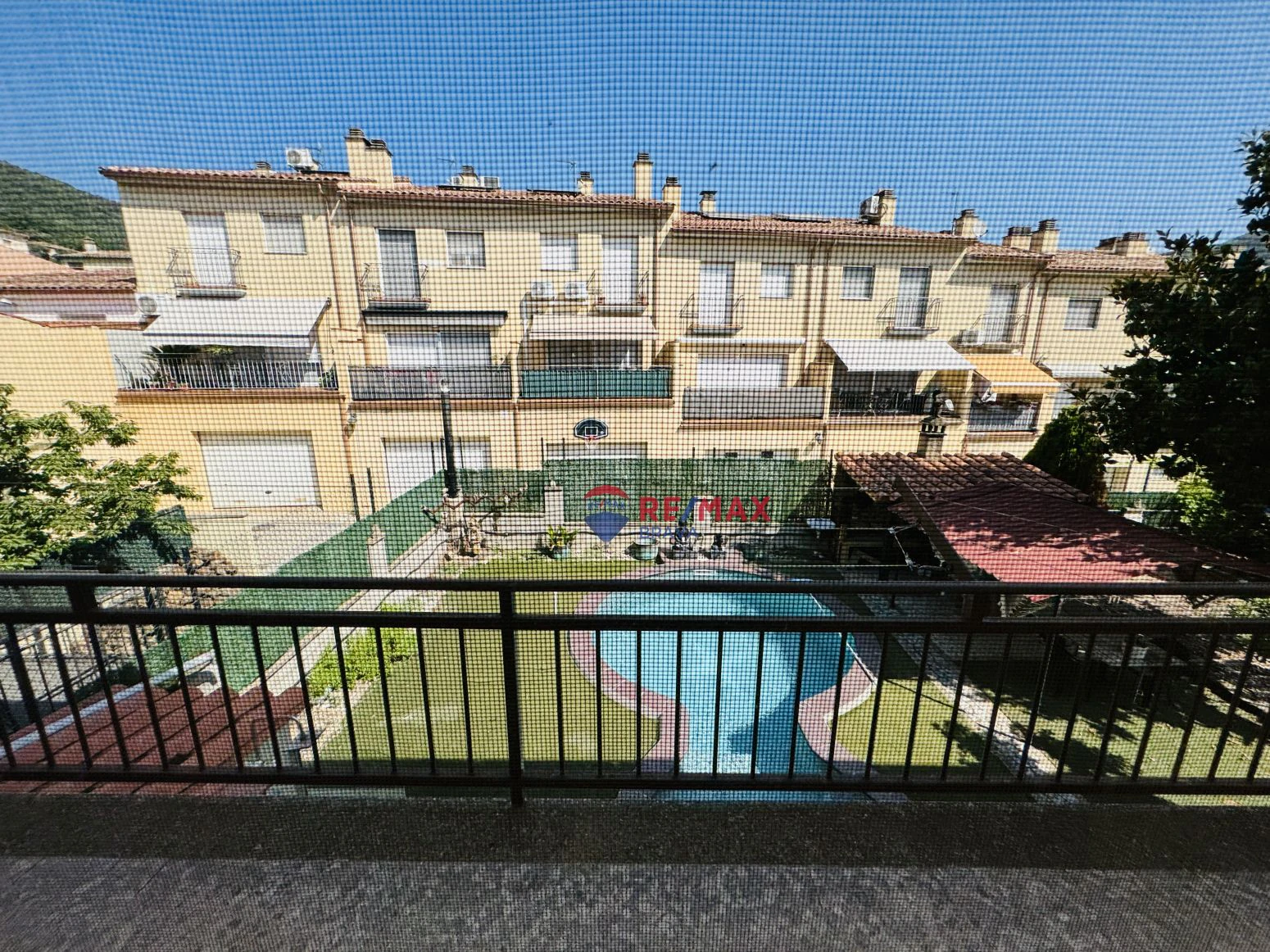 Casa pareada en venta en Amer ( Girona) ? Amplia, con jardí