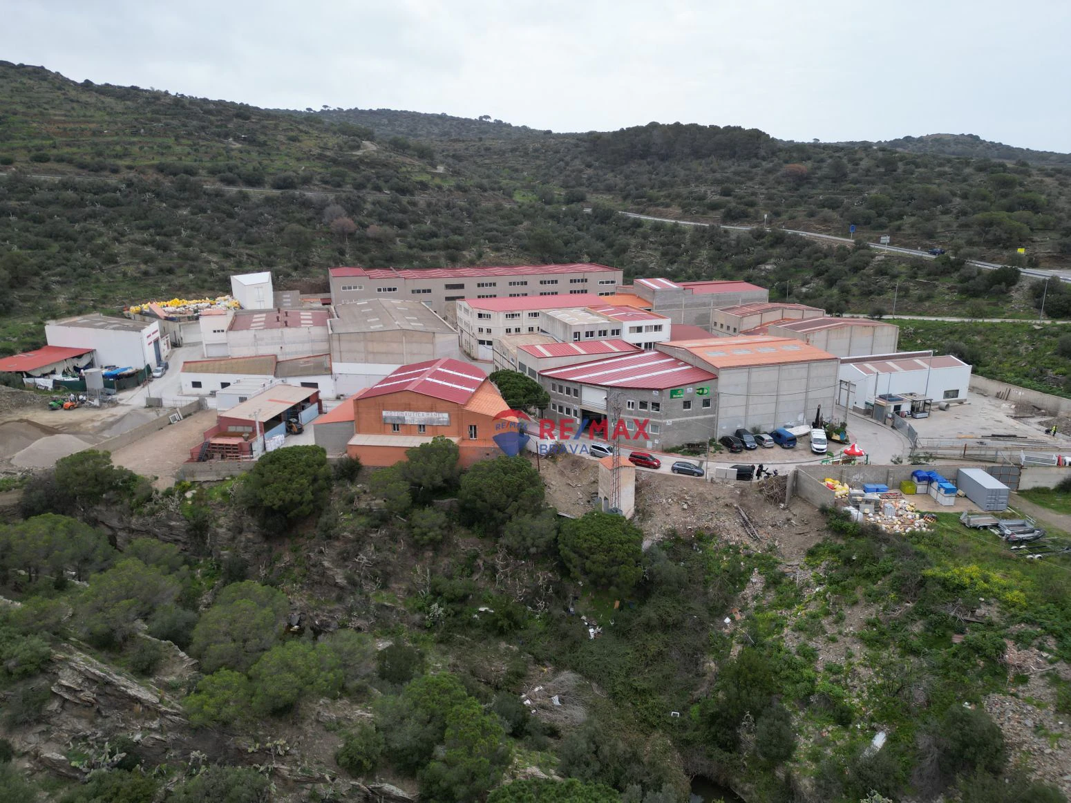 Nave industrial apta para pupilaje de barcos, o cualquier ot