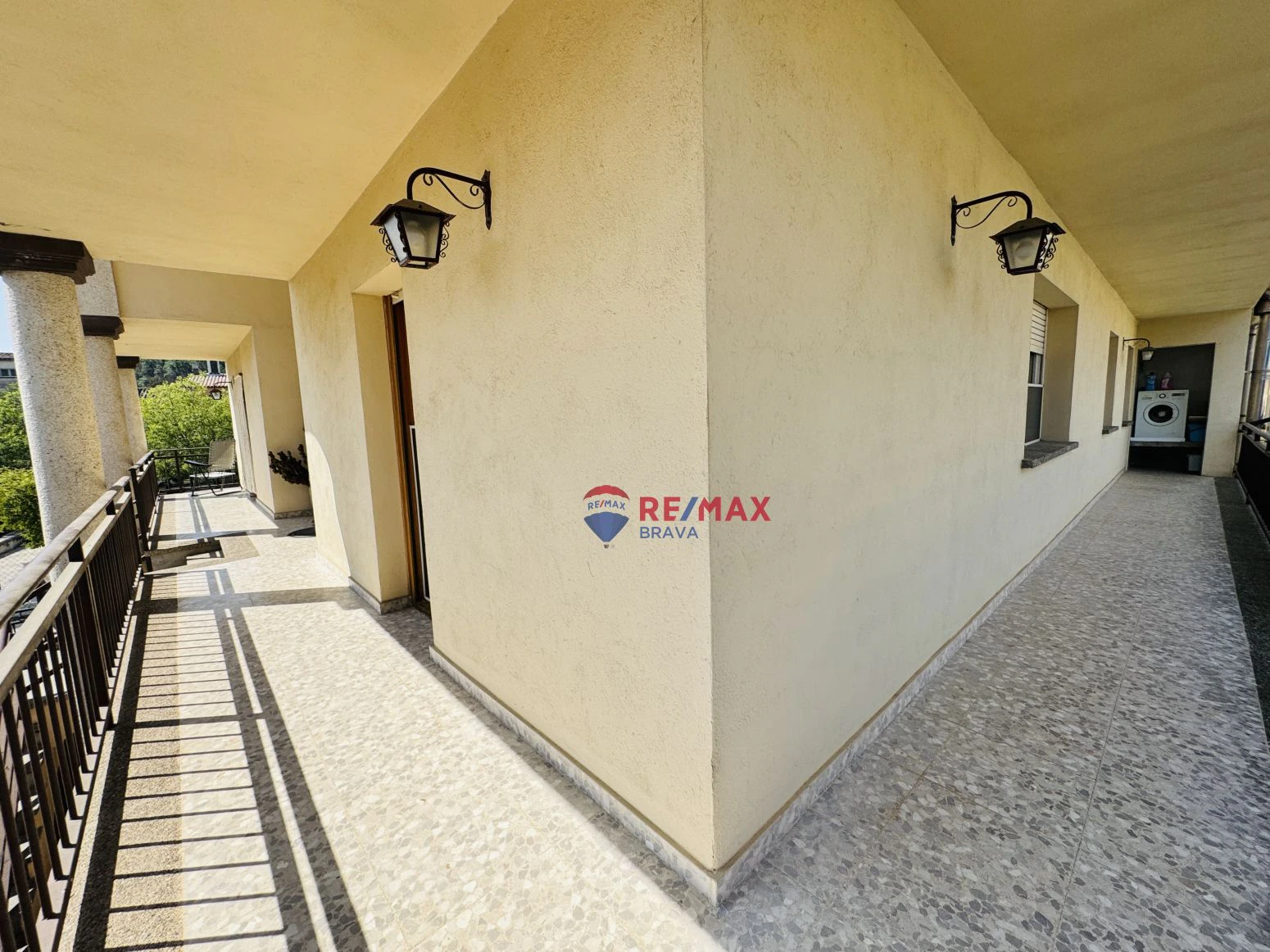 Casa pareada en venta en Amer ( Girona) ? Amplia, con jardí