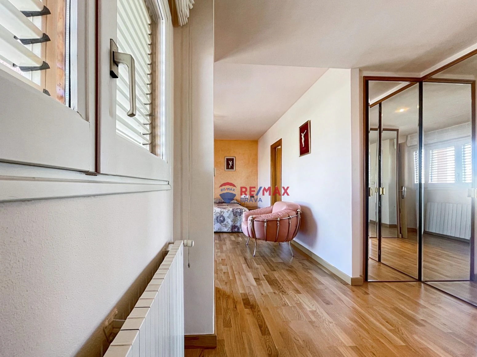 Villa de 4 habitaciones, ubicada en urbanización tranquila