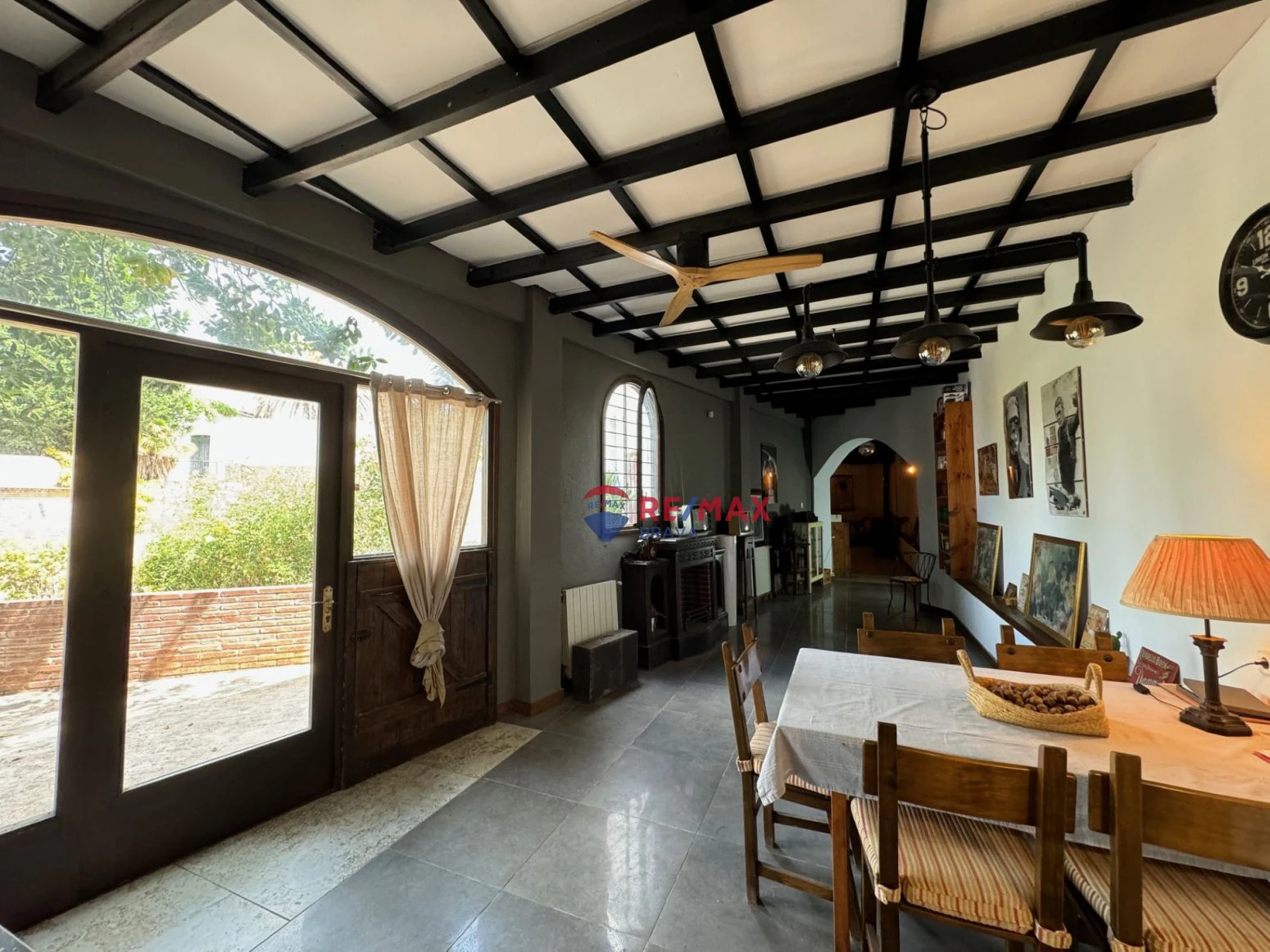 Inversionistas, Tarragona. Restaurant, vivienda, Bodega de