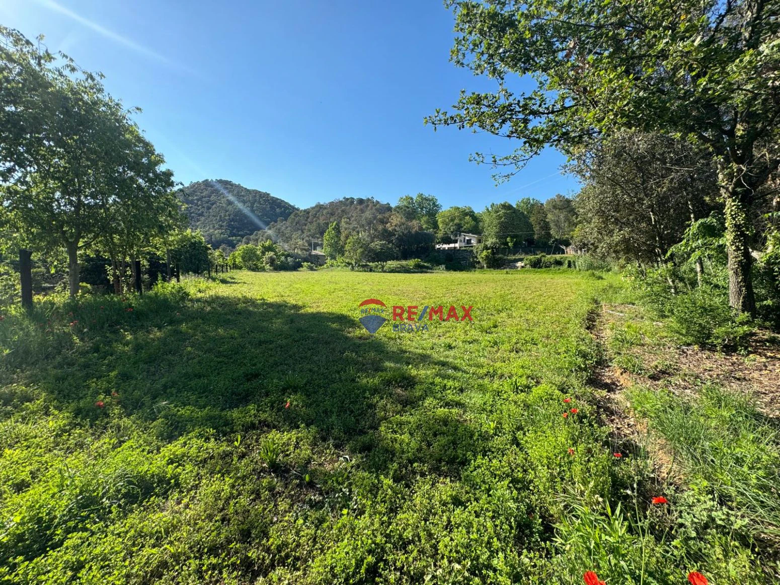 Finca en venta a Llora en Girona , en el pueblo de Sant Mart