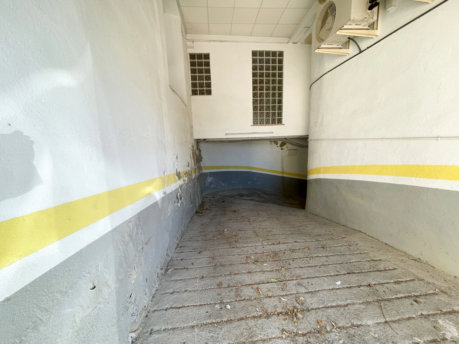 Palau Saverdera, centro: Parking a la venta