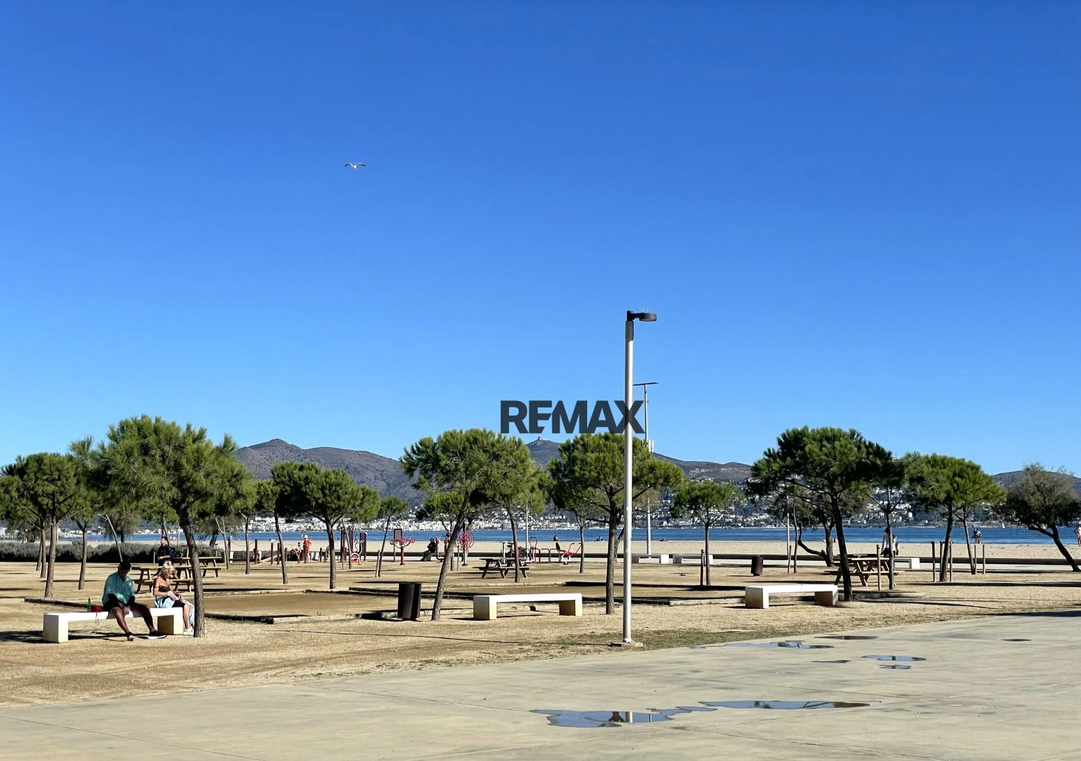 Casa adosada de 2 plantas en Empuriabrava, para reformar