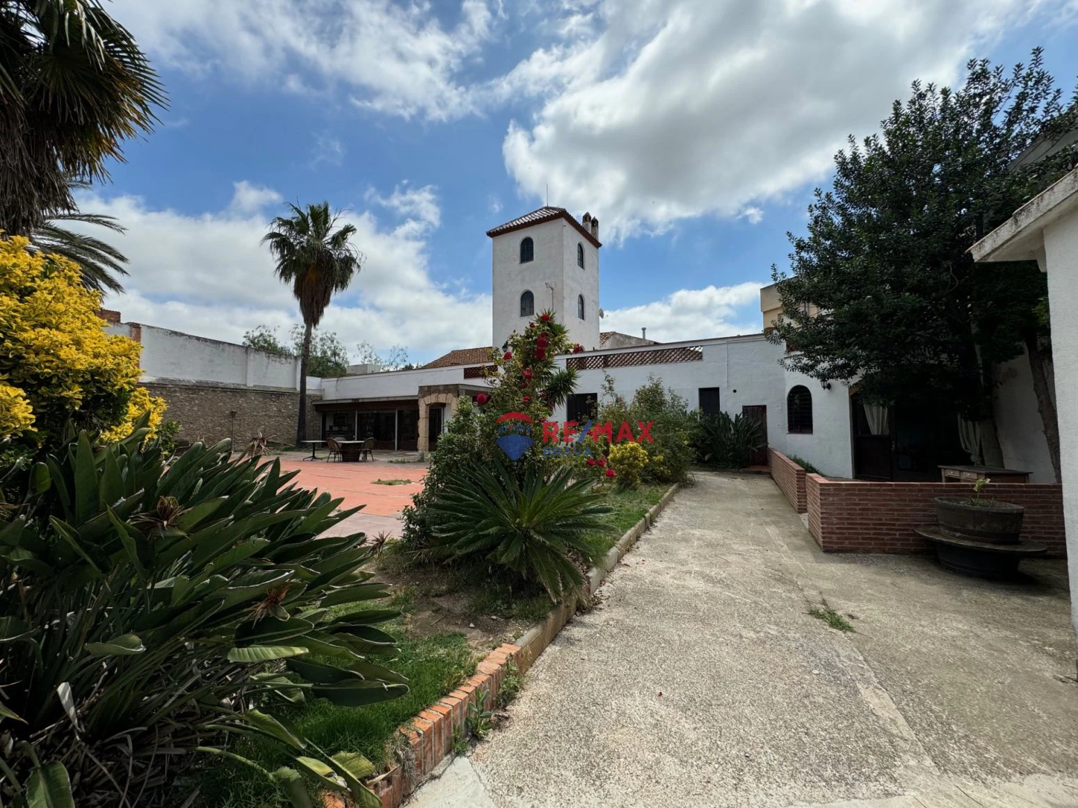 Inversionistas, Tarragona. Restaurant, vivienda, Bodega de