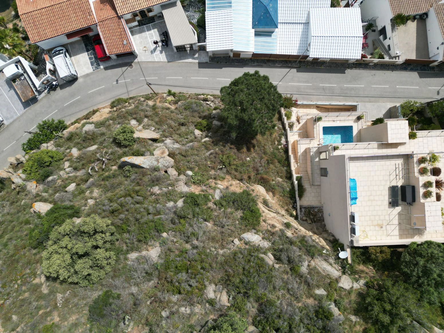 Terreno de 660m2 con vistas a la bahía de Roses