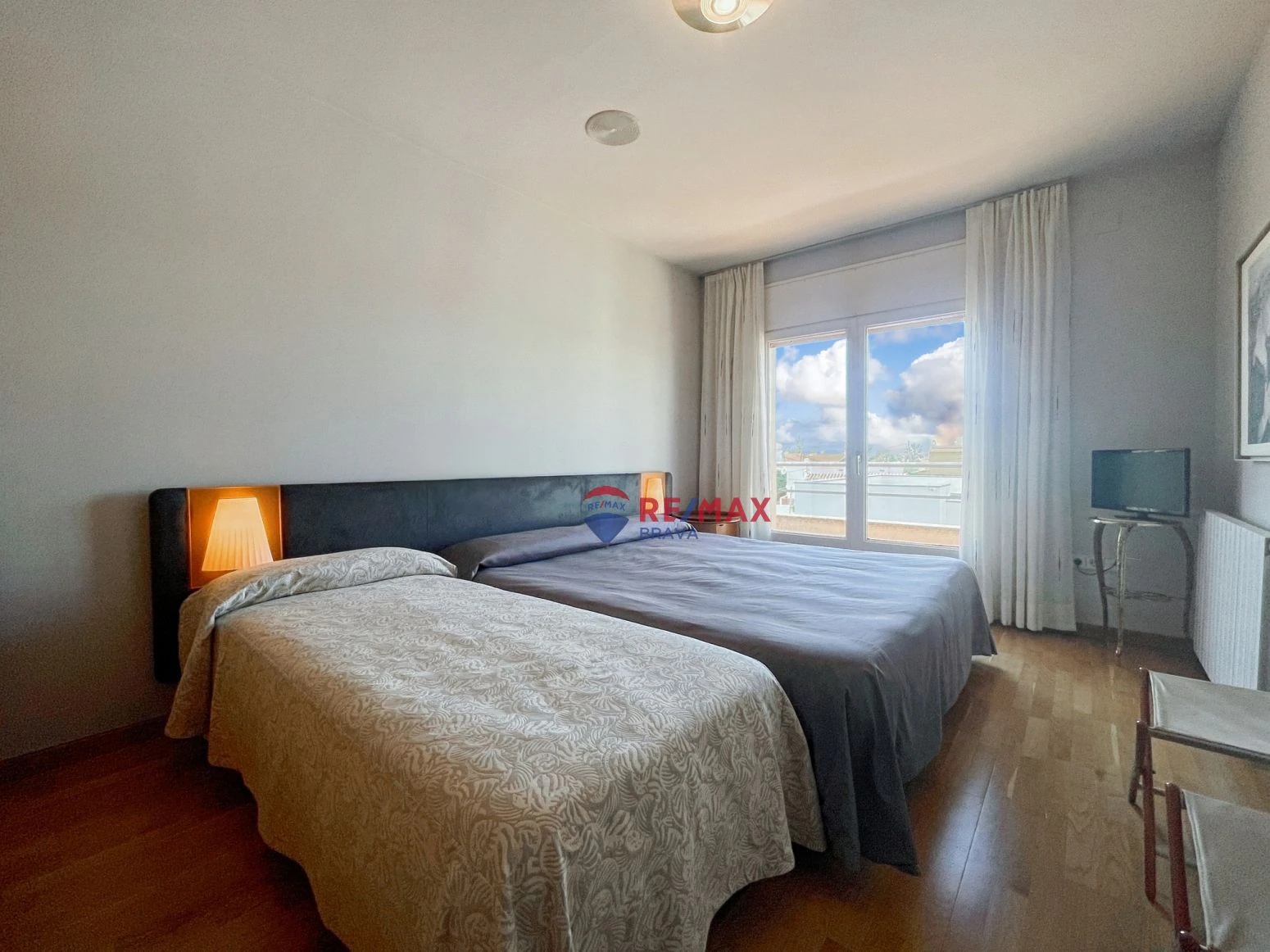 Villa de 4 habitaciones, ubicada en urbanización tranquila