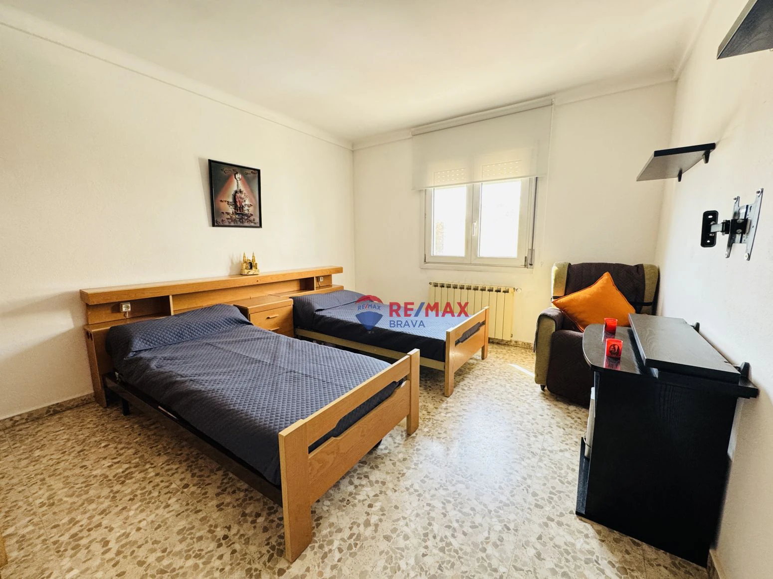Casa pareada en venta en Amer ( Girona) ? Amplia, con jardí