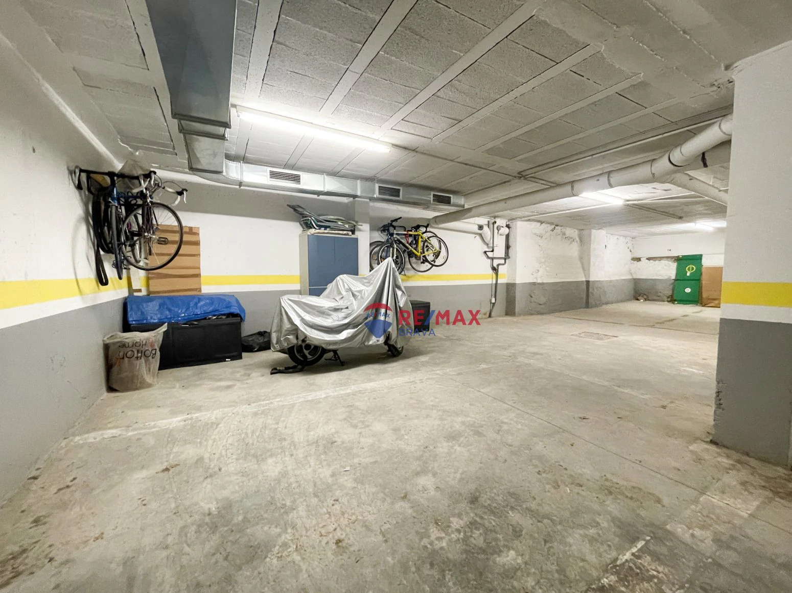 Palau Saverdera, centro: Parking a la venta