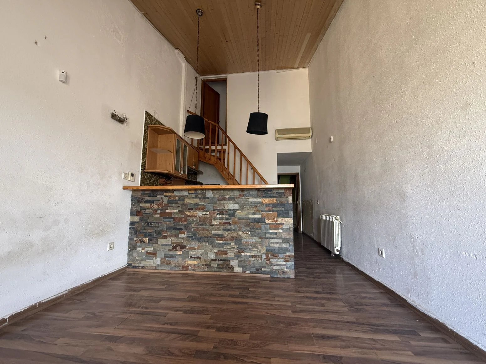 Casa adosada de 2 plantas en Empuriabrava, para reformar