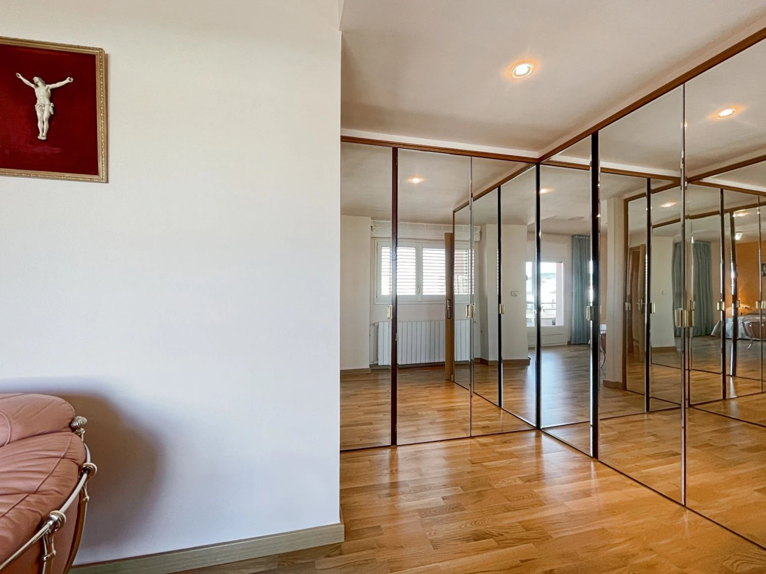 Villa de 4 habitaciones, ubicada en urbanización tranquila